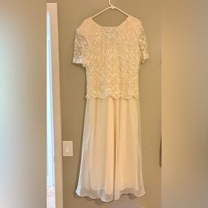 Elegant Cream Lace Womens Dress
